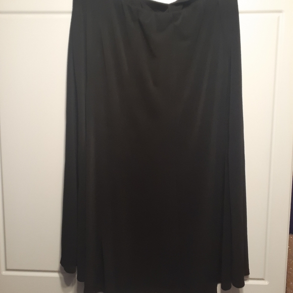 Full-length Pleated Skirt - Picture 2 of 5